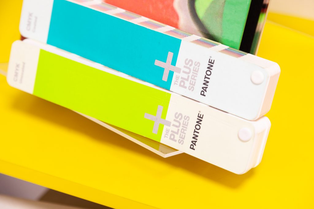 Pantone Metallics - Espaço da Cor Pantone - Lexus Groupe Pantone Metallics - Espaço da Cor Pantone - Lexus Groupe