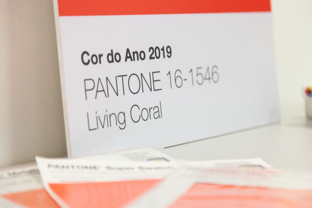 Pantone Metallics - Espaço da Cor Pantone - Lexus Groupe